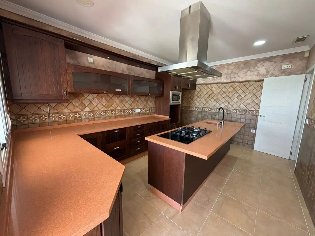 Cocina de Finca rústica en venta en Sanlúcar de Barrameda con Aire acondicionado, Trastero y Piscina