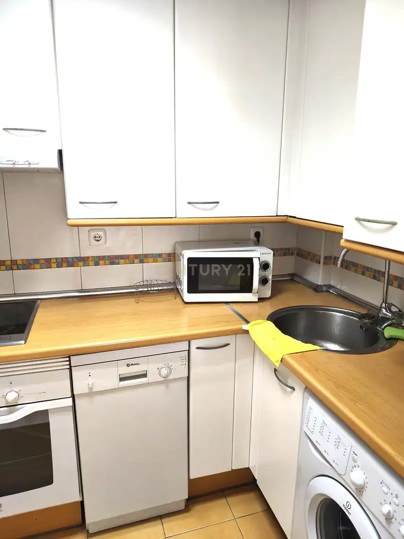 Cuina de Apartament en venda en Madrid amb Balcó