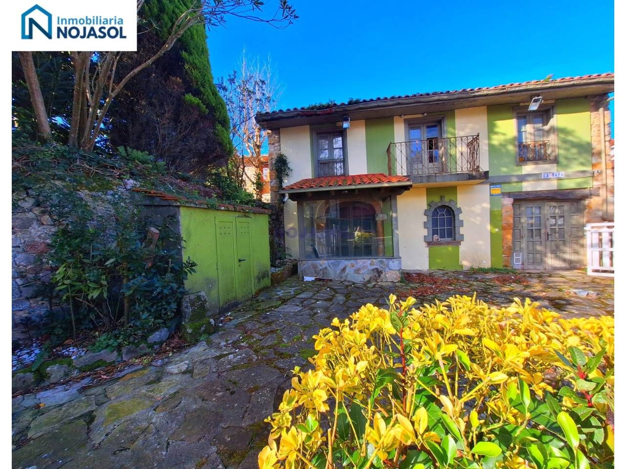 Vista exterior de Casa o xalet en venda en Meruelo amb Terrassa