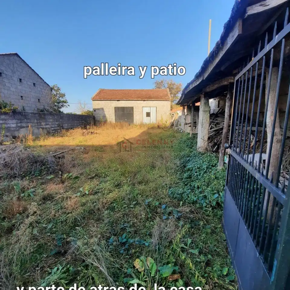 Detached homes for sale in A Merca    with Heating, Private garden and Storage room