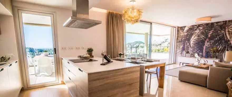 Cuina de Apartament de lloguer en Benahavís amb Aire condicionat, Calefacció i Jardí privat