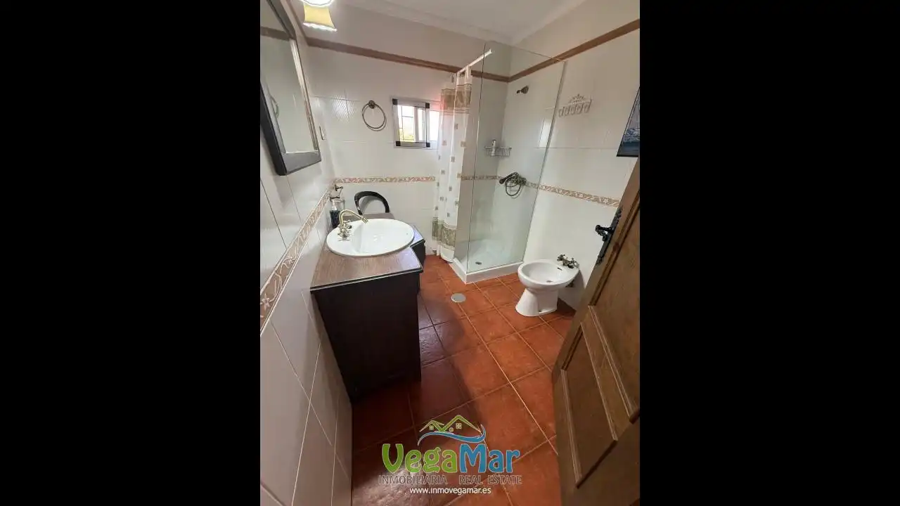 Baño de Finca rústica en venta en Jete con Jardín privado, Terraza y Piscina