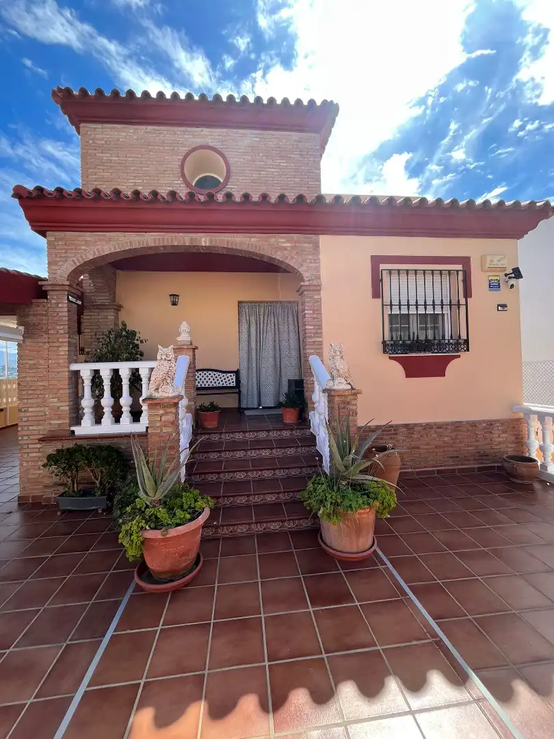 Villa con terrazza in vendita a Calle Albariño 18, imagen 2