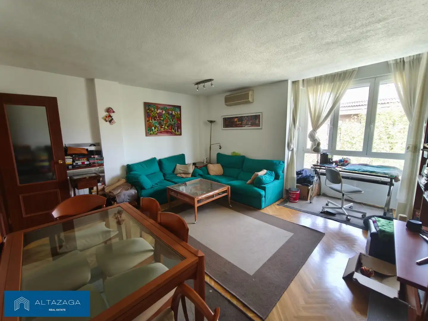 Living room of Flat for sale in San Sebastián de los Reyes  with Air Conditioner, Heating and Storage room