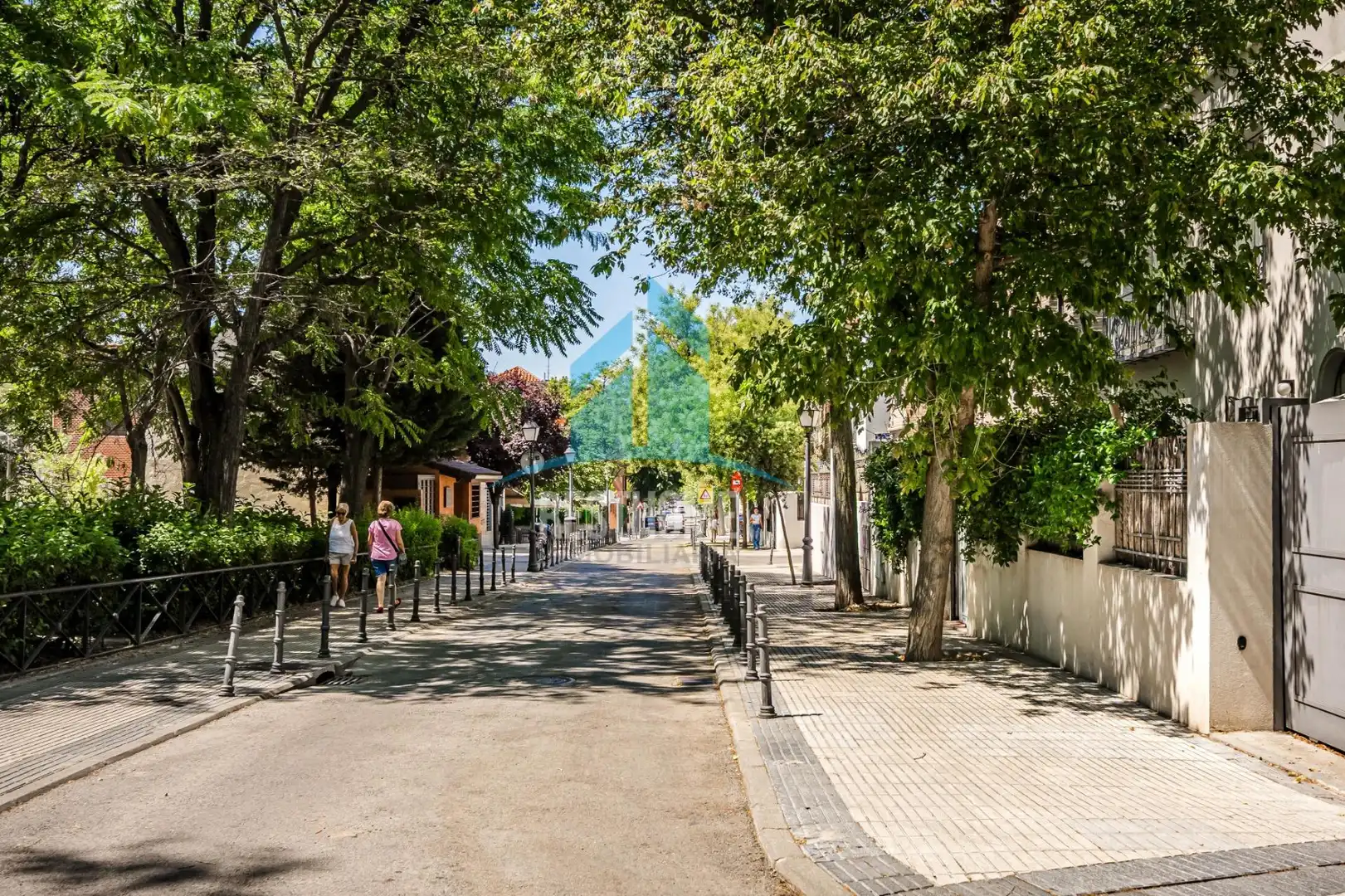 Vista exterior de Casa o chalet en venta en Madrid con Calefacción, Jardín privado y Parquet
