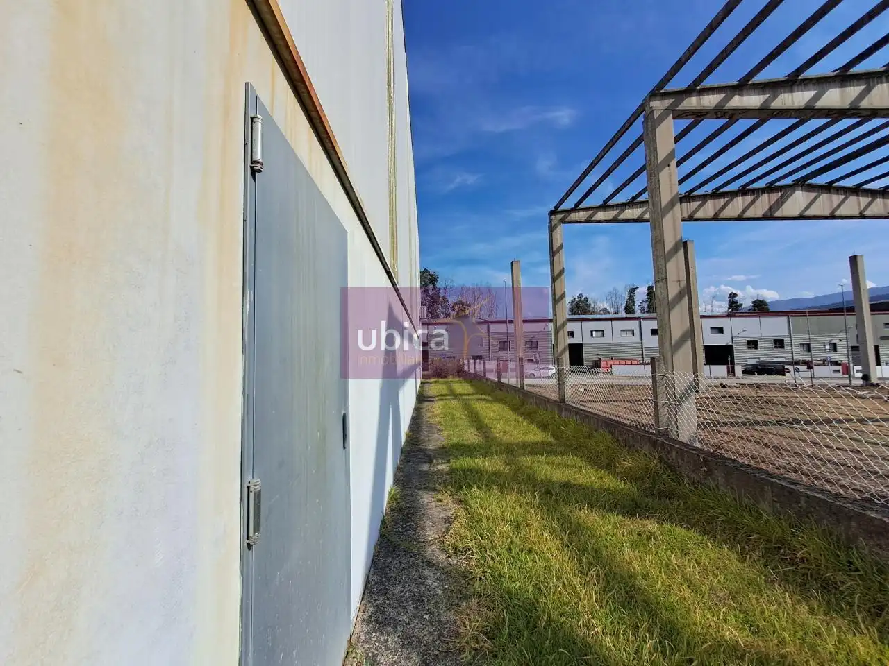 Vista exterior de Nau industrial en venda en Arbo