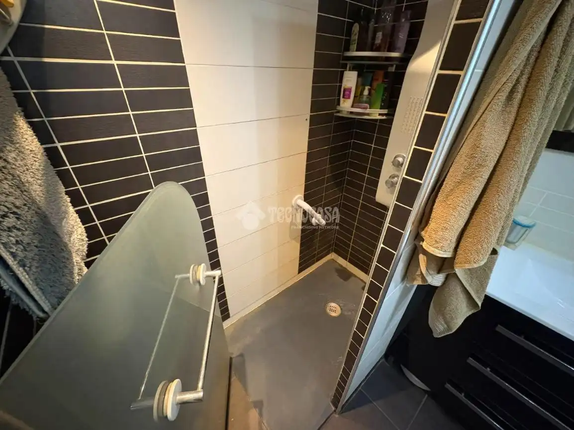 Bany de Casa adosada en venda en Zaragoza amb Aire condicionat i Piscina comunitària
