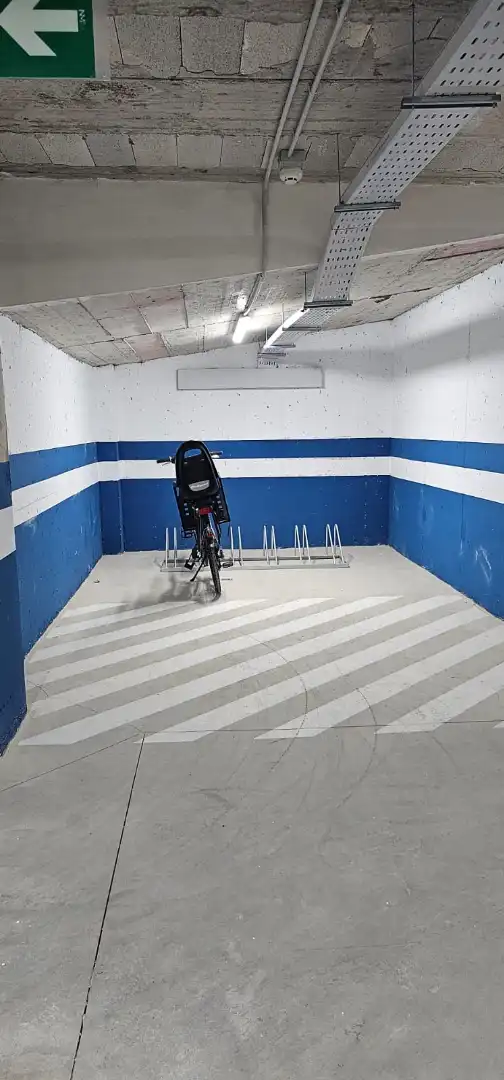 Parking de Piso en venta en Sevilla con Aire acondicionado, Jardín privado y Trastero