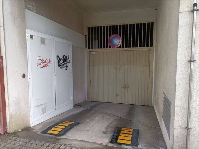 Garaje en Alquiler en Rúa da Estrada en Castiñeiriño - Cruceiro de Sar