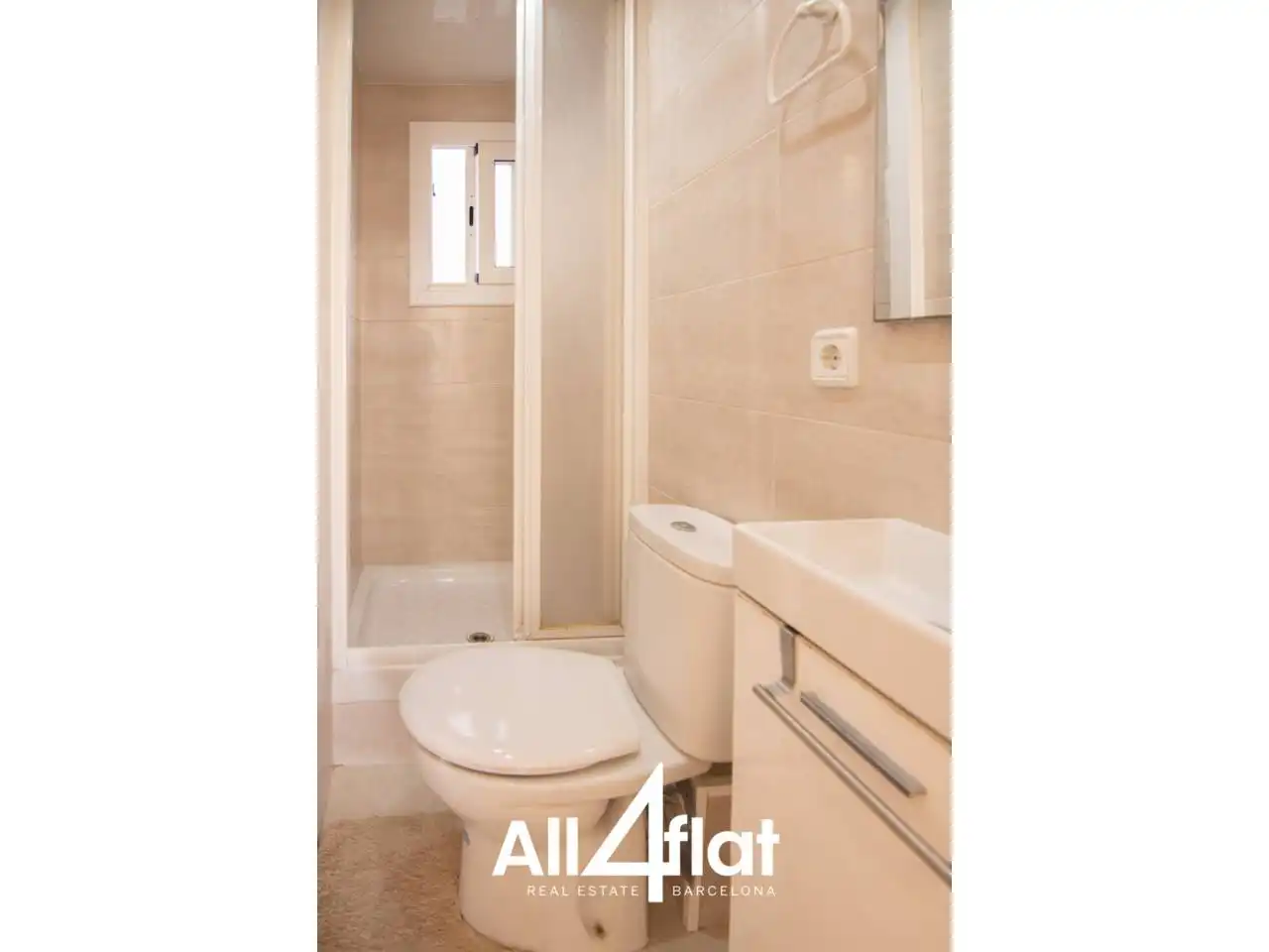 Bany de Àtic de lloguer en Barcelona amb Aire condicionat, Parquet i Terrassa