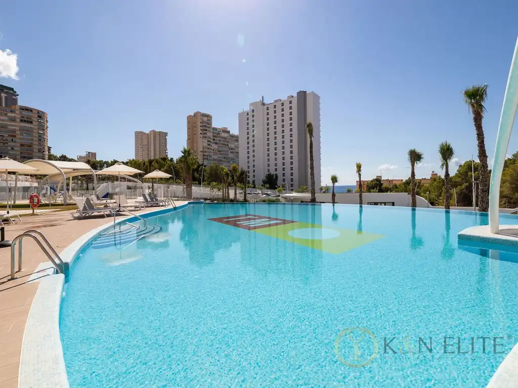 Swimming pool of Flat for sale in Benidorm  with Air Conditioner, Terrace and Swimming Pool
