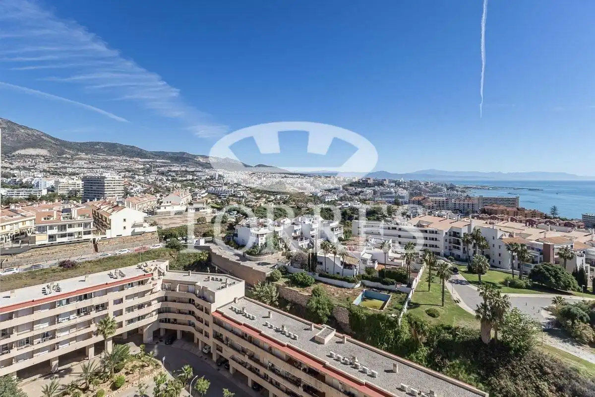 Vista exterior de Pis en venda en Benalmádena amb Aire condicionat, Terrassa i Traster