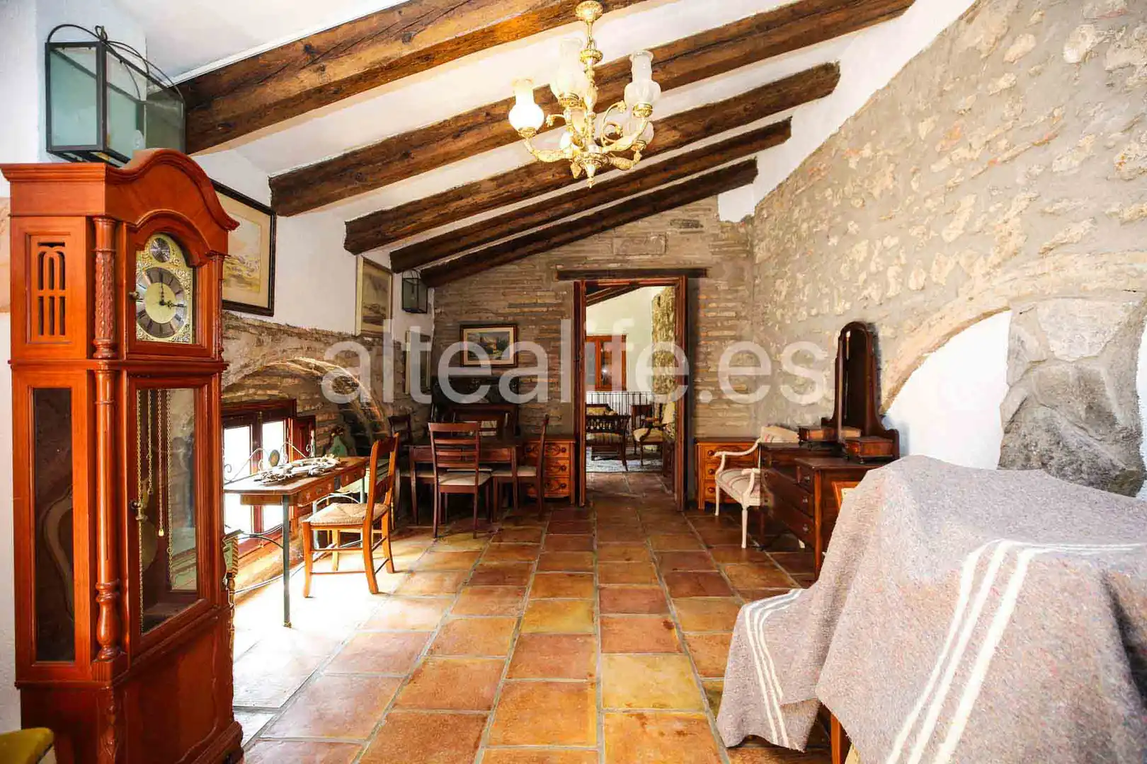 Einfamilien-Reihenhaus zum Verkauf in Gandia mit Privatgarten, Terrasse und Abstellraum