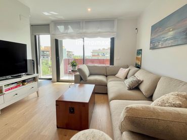 Flat with pool for sale in La Geltrú - Sant Jordi