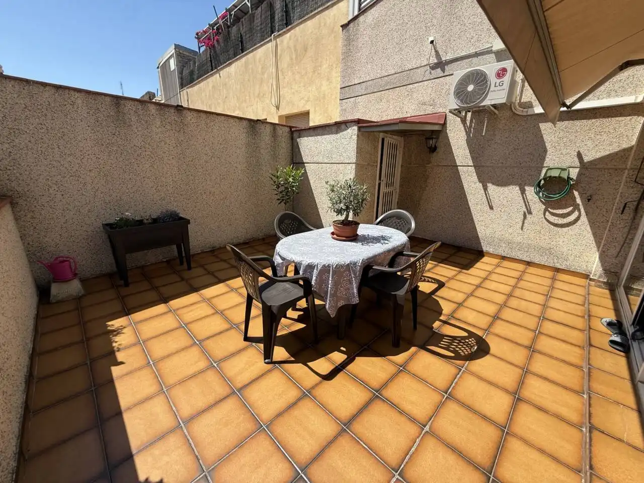Terrasse von Wohnungen zum Verkauf in Sabadell mit Klimaanlage, Heizung und Privatgarten