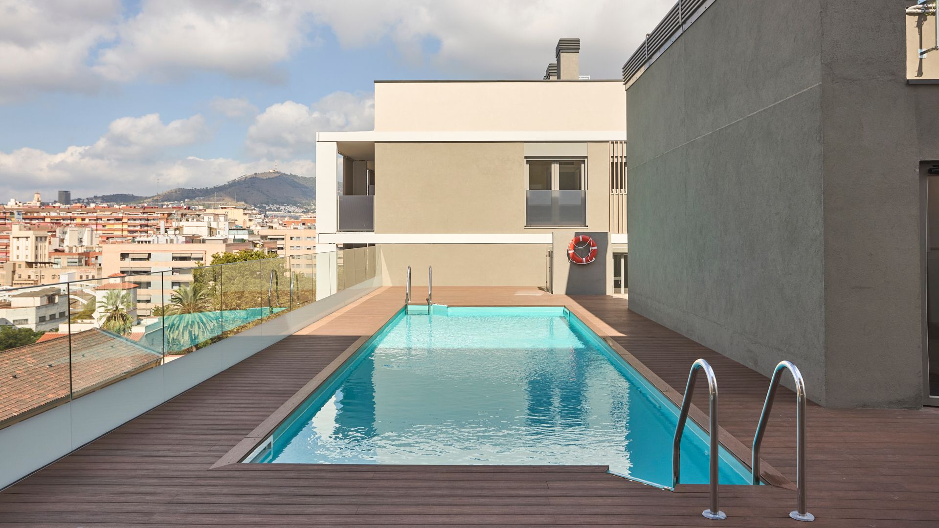 Swimming pool of Flat for sale in L'Hospitalet de Llobregat  with Air Conditioner, Heating and Parquet flooring