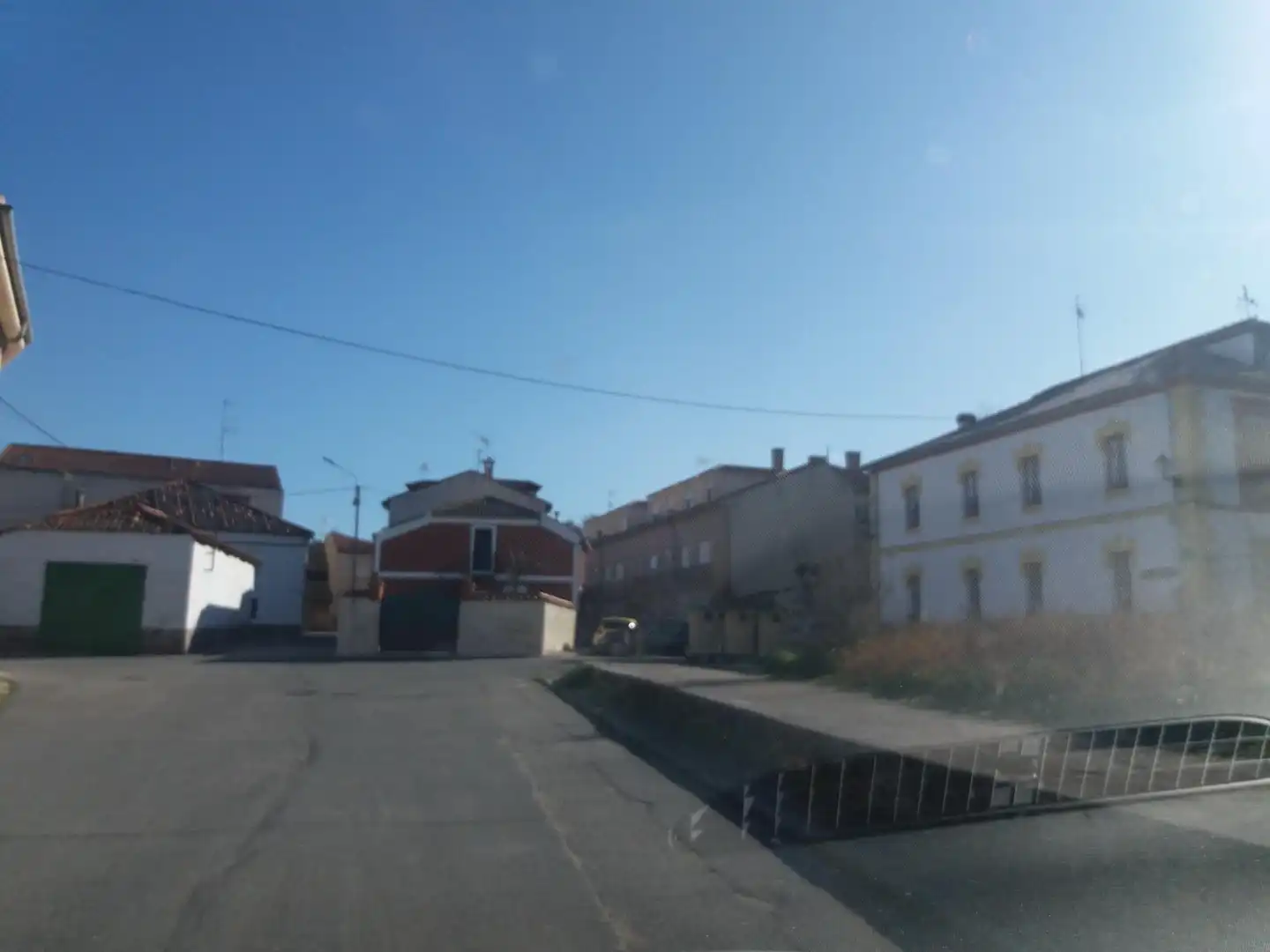 Vista exterior de Nave industrial en venta en Hontanares de Eresma