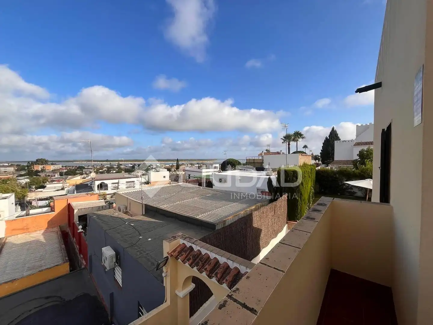 Vista exterior de Casa adosada en venta en Sanlúcar de Barrameda con Aire acondicionado, Jardín privado y Terraza
