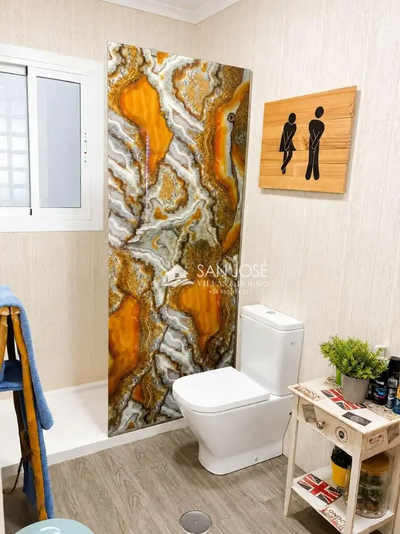 Baño de Piso en venta en Novelda con Aire acondicionado, Trastero y Balcón