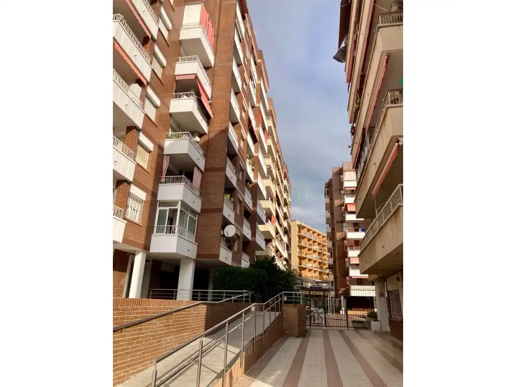 Vista exterior de Traster en venda en Calella