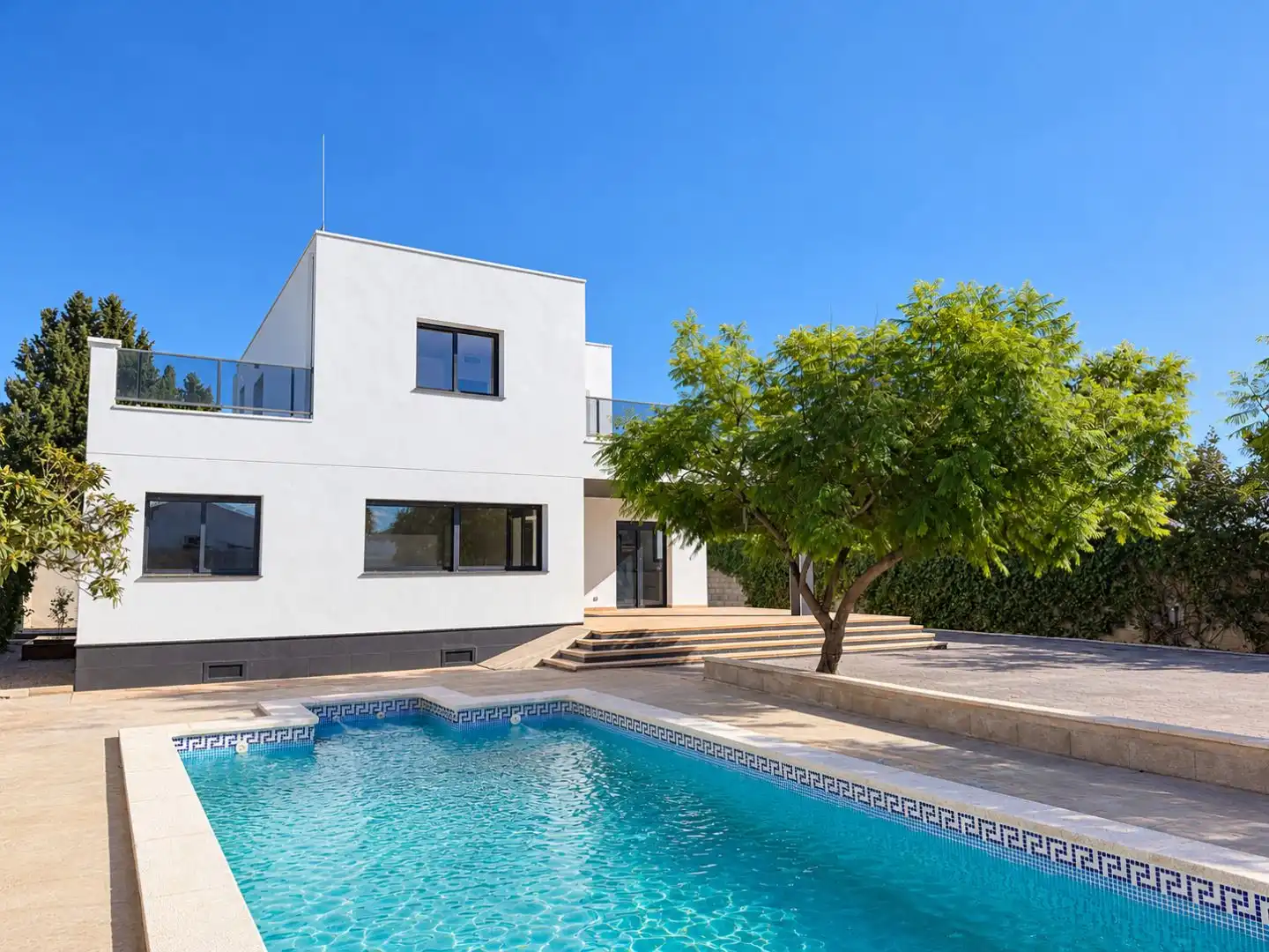 Vista exterior de Casa o xalet en venda en Deltebre amb Terrassa, Piscina i Balcó
