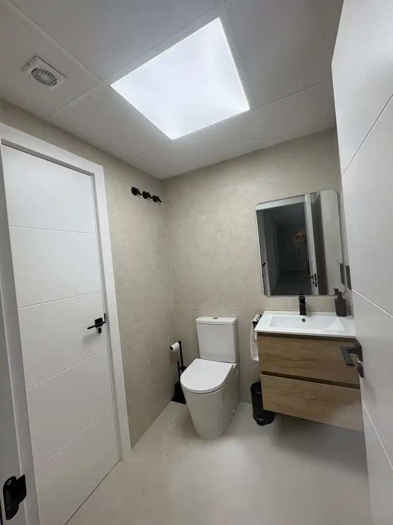 Badezimmer von Büro zur Miete in Valencia