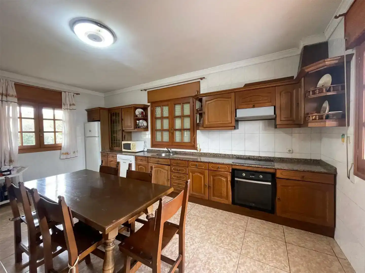 Cuina de Casa o xalet en venda en Petín amb Jardí privat, Parquet i Traster