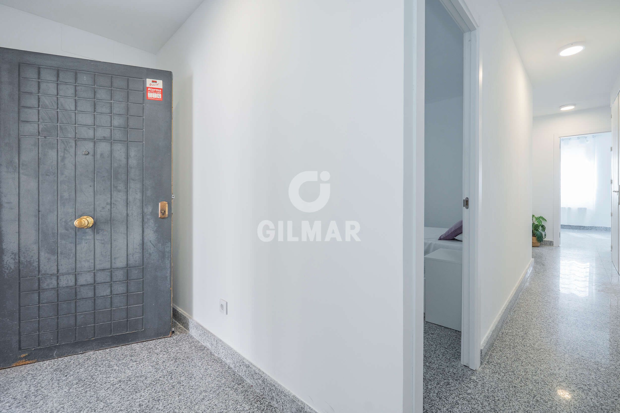 Piso en venta en San Juan Bautista, Ciudad Lineal