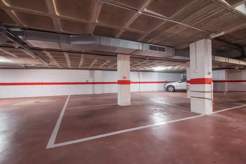 Parkplatz von Wohnung zum Verkauf in Elche / Elx mit Klimaanlage, Terrasse und Möbliert