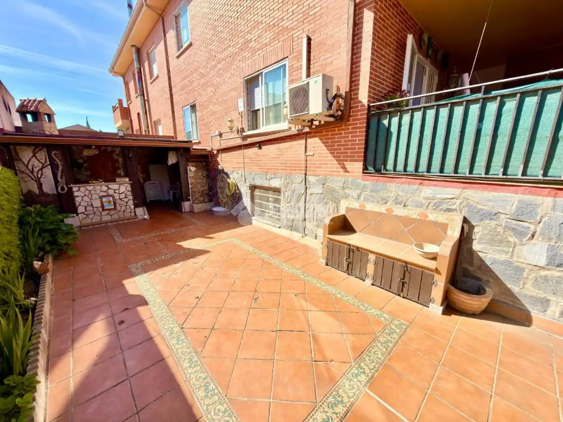 Terrassa de Casa adosada en venda en Cabanillas del Campo amb Aire condicionat, Calefacció i Jardí privat