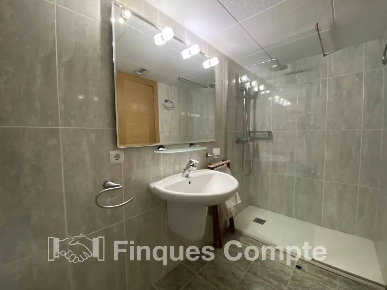Baño de Apartamento en venta en Roda de Berà con Aire acondicionado, Terraza y Trastero