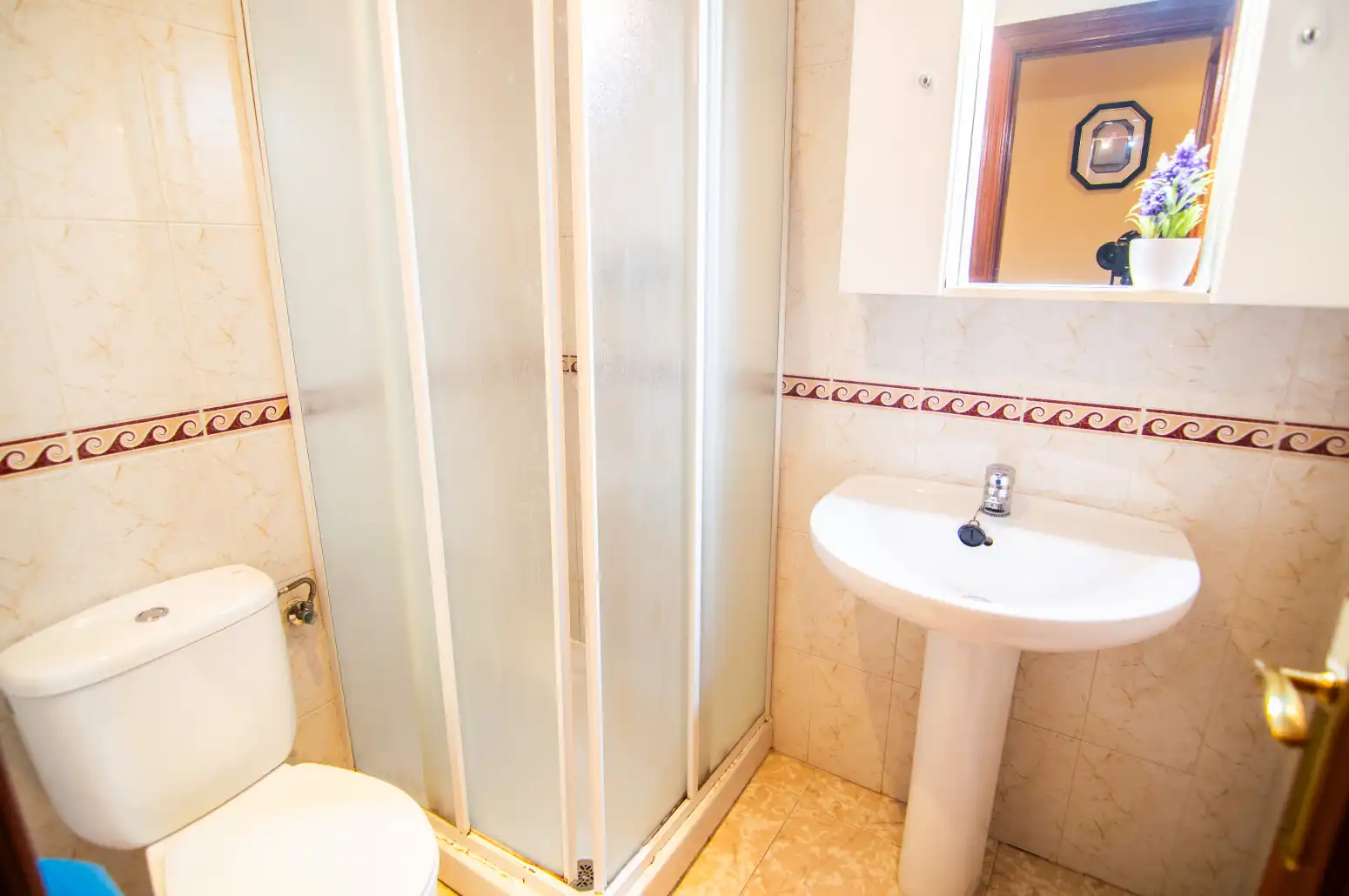 Bathroom of Flat for sale in Oviedo   with Heating, Parquet flooring and Terrace