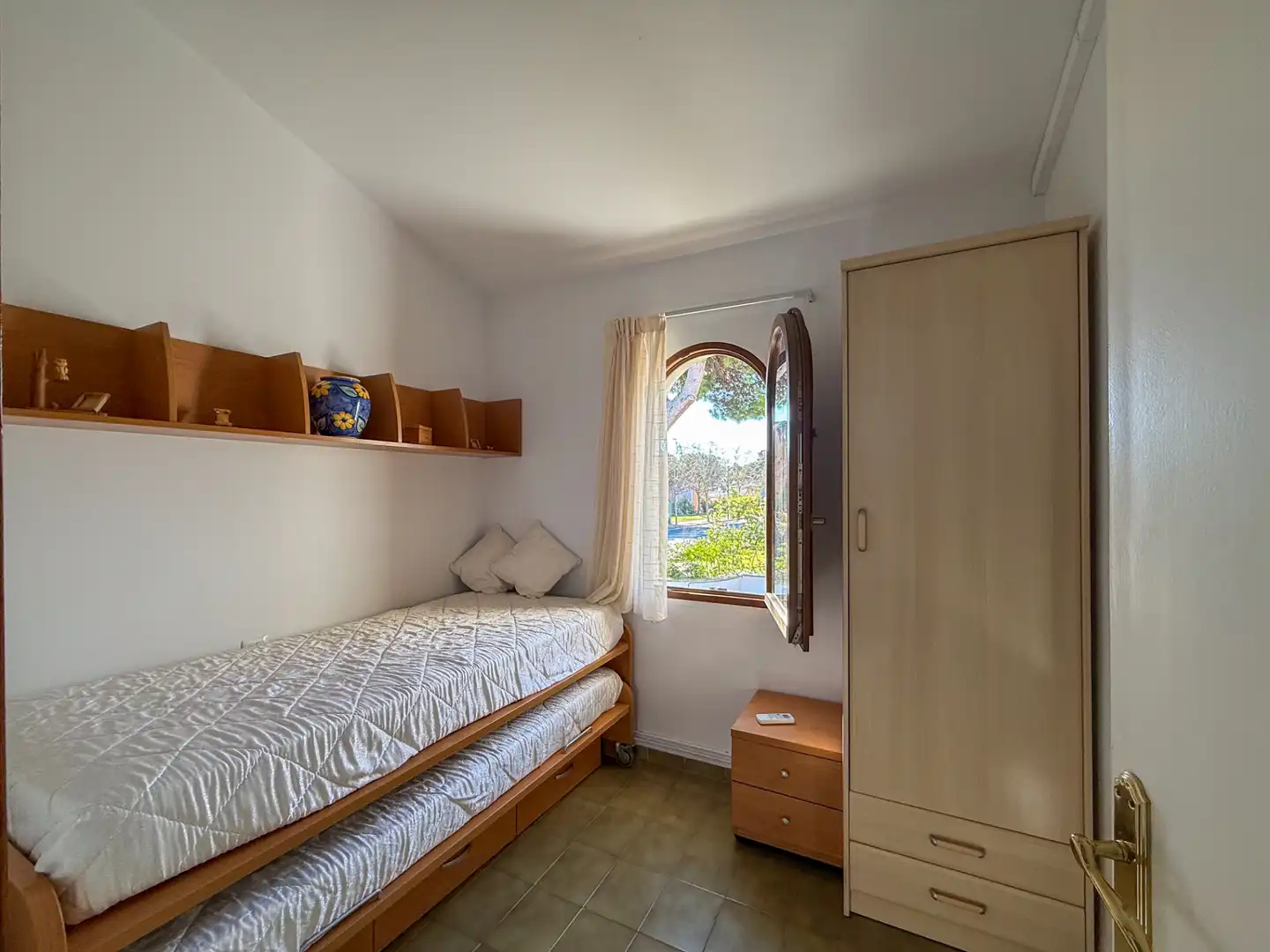 Schlafzimmer von Einfamilien-Reihenhaus zum Verkauf in Sant Feliu de Guíxols mit Klimaanlage, Heizung und Privatgarten