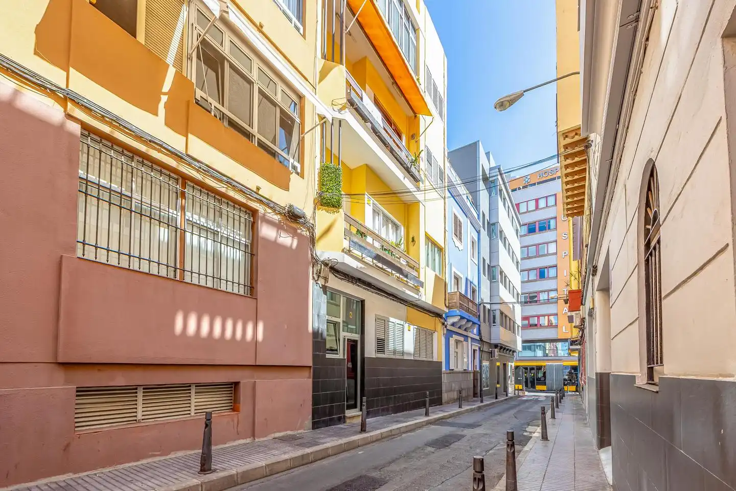 Bajo en venta en Calle Lucas Fernández Navarro