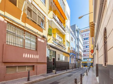 Baixos en venda a Calle Lucas Fernández Navarro