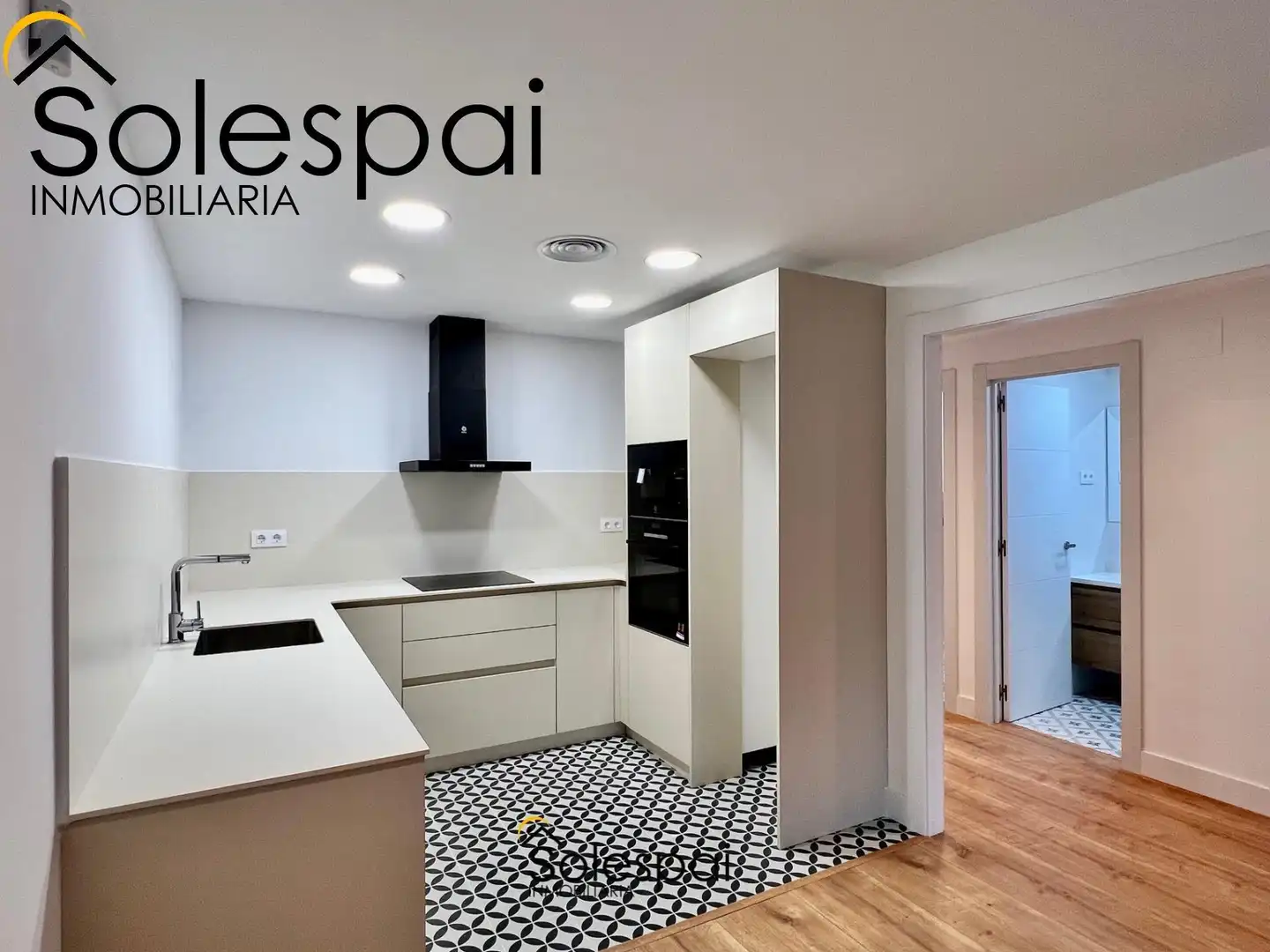 Kitchen of Flat for sale in Sabadell  with Air Conditioner, Storage room and Alarm