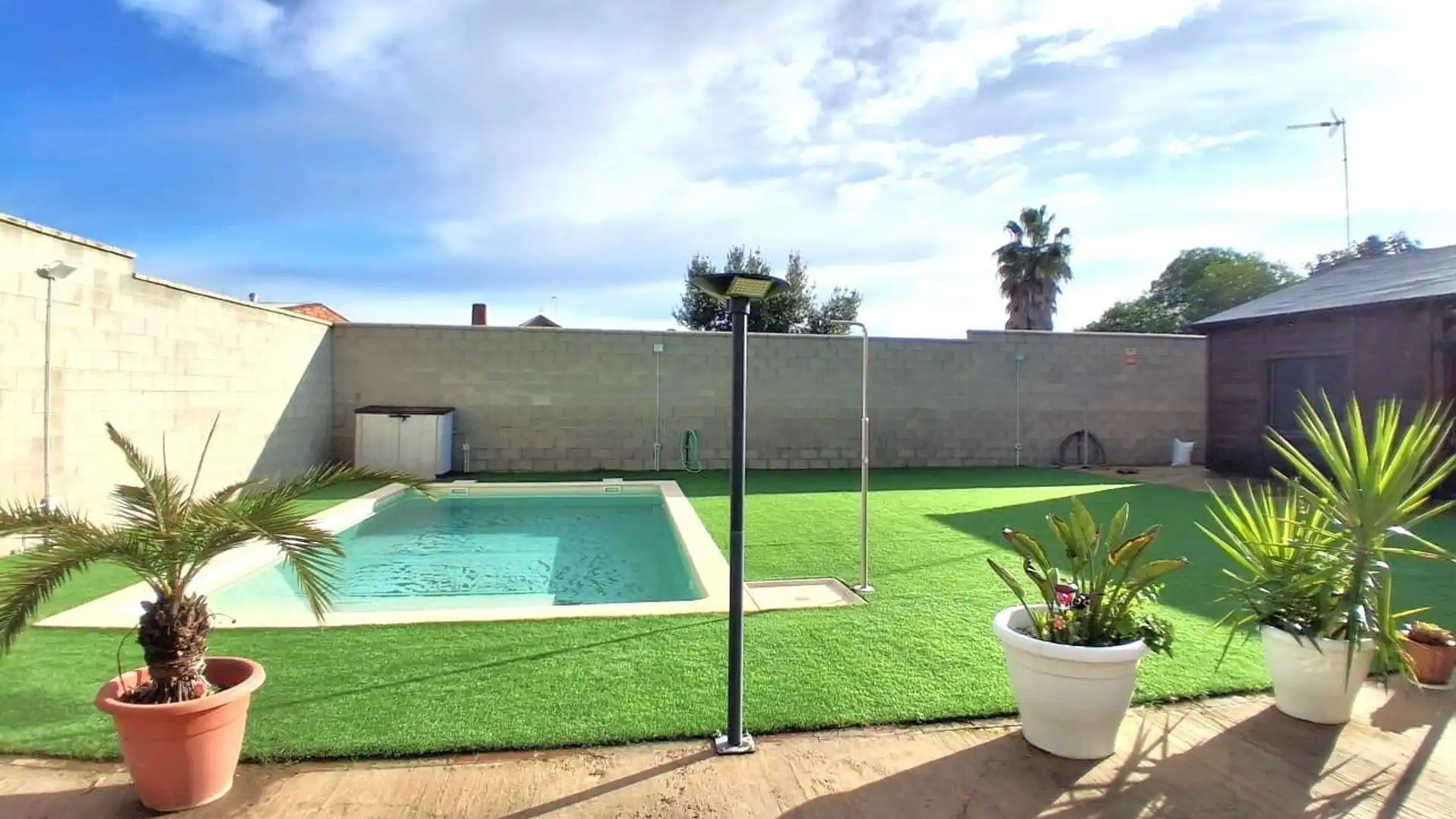 Swimming pool of Country homes for sale in Pilas  with Air Conditioner, Private garden and Swimming Pool