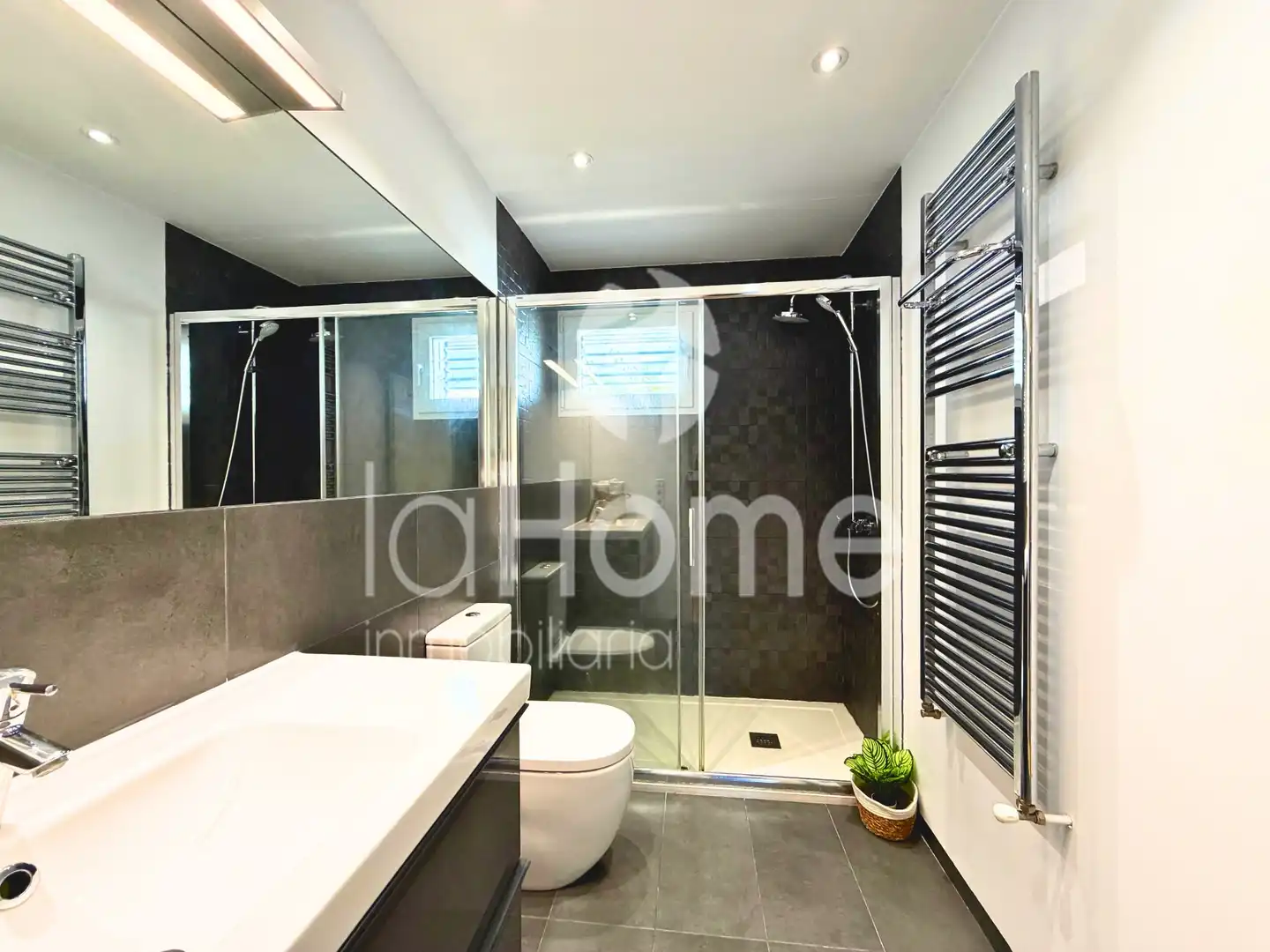 Baño de Casa o chalet en venta en Paterna con Aire acondicionado, Calefacción y Jardín privado
