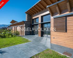 Exterior view of Single-family semi-detached for sale in Puigcerdà  with Heating, Private garden and Parquet flooring