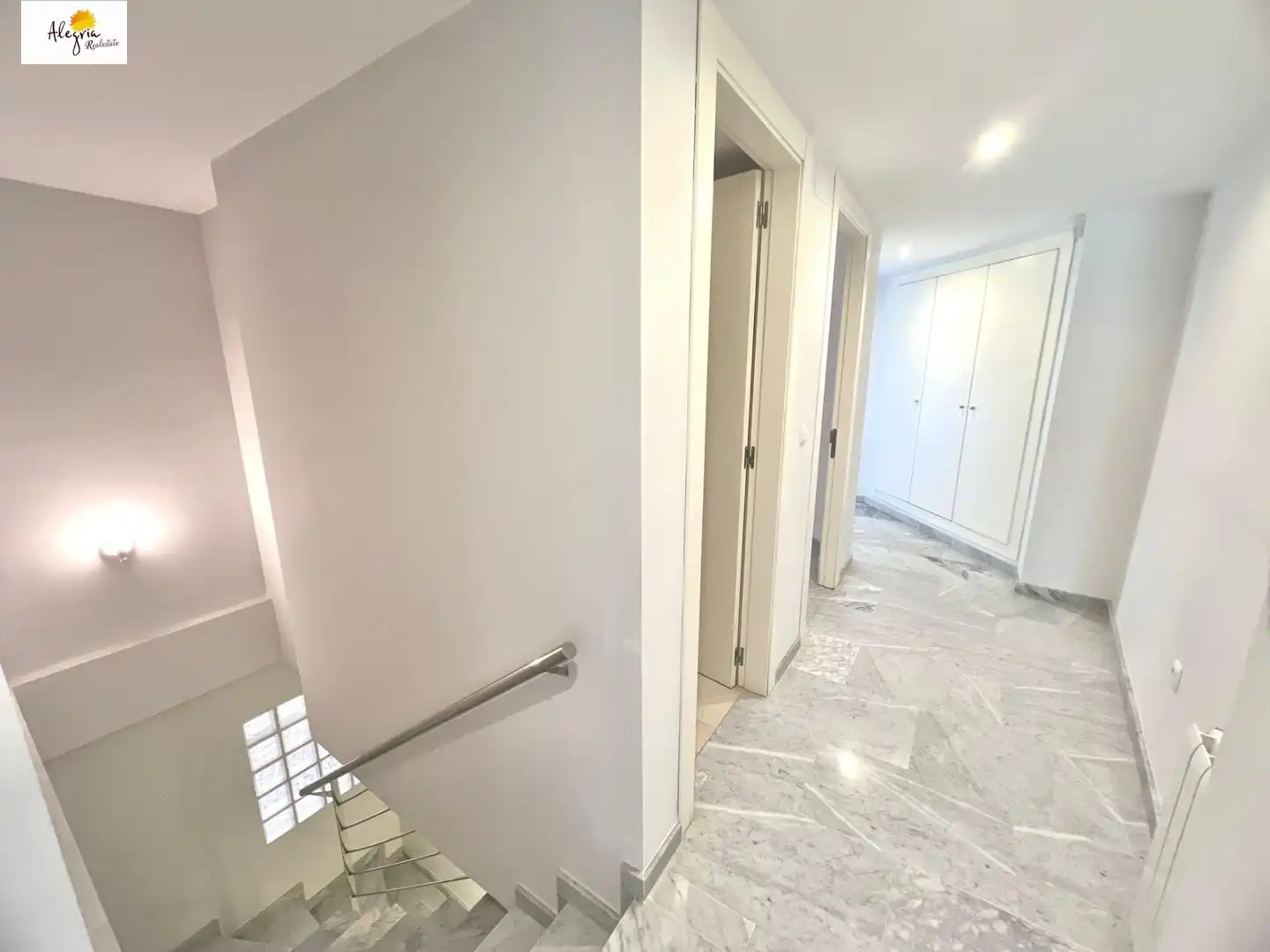 Maisonette zum Verkauf in Valencia mit Klimaanlage, Heizung und Terrasse