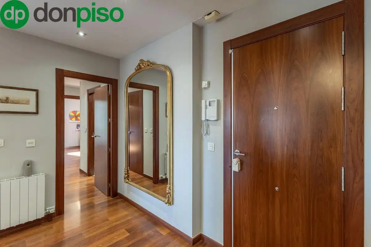 Flat for sale in Granada  with Air Conditioner, Terrace and Community pool