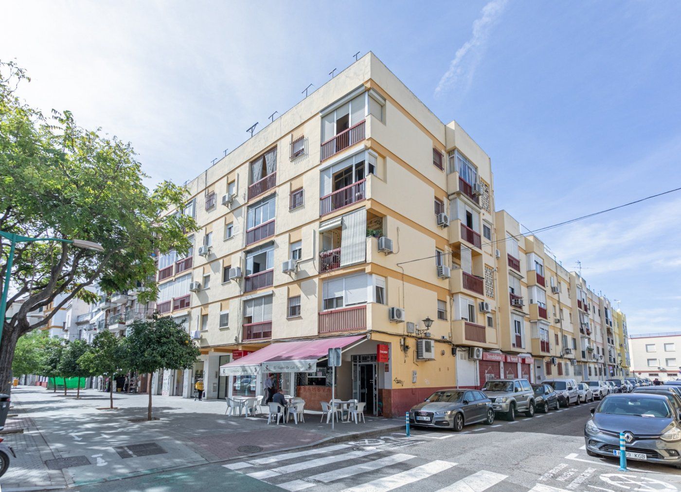Exterior view of Premises to rent in  Sevilla Capital  with Air Conditioner