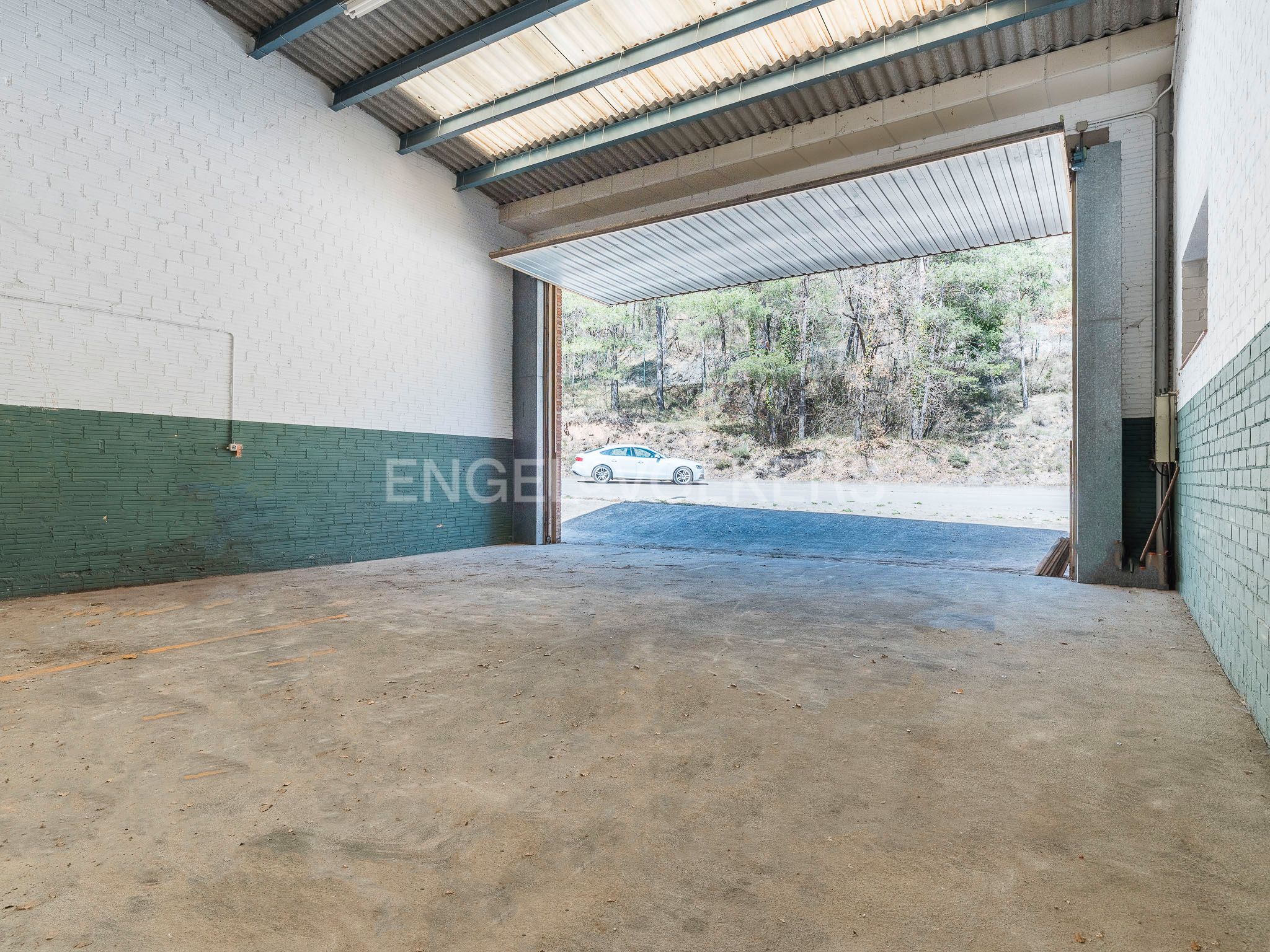 Nau industrial en venda en Vilada