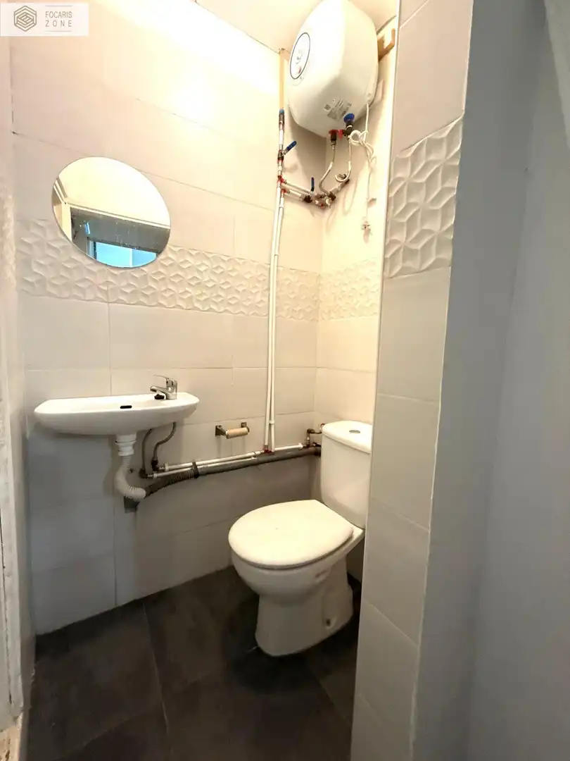 Bany de Local de lloguer en Málaga amb Aire condicionat