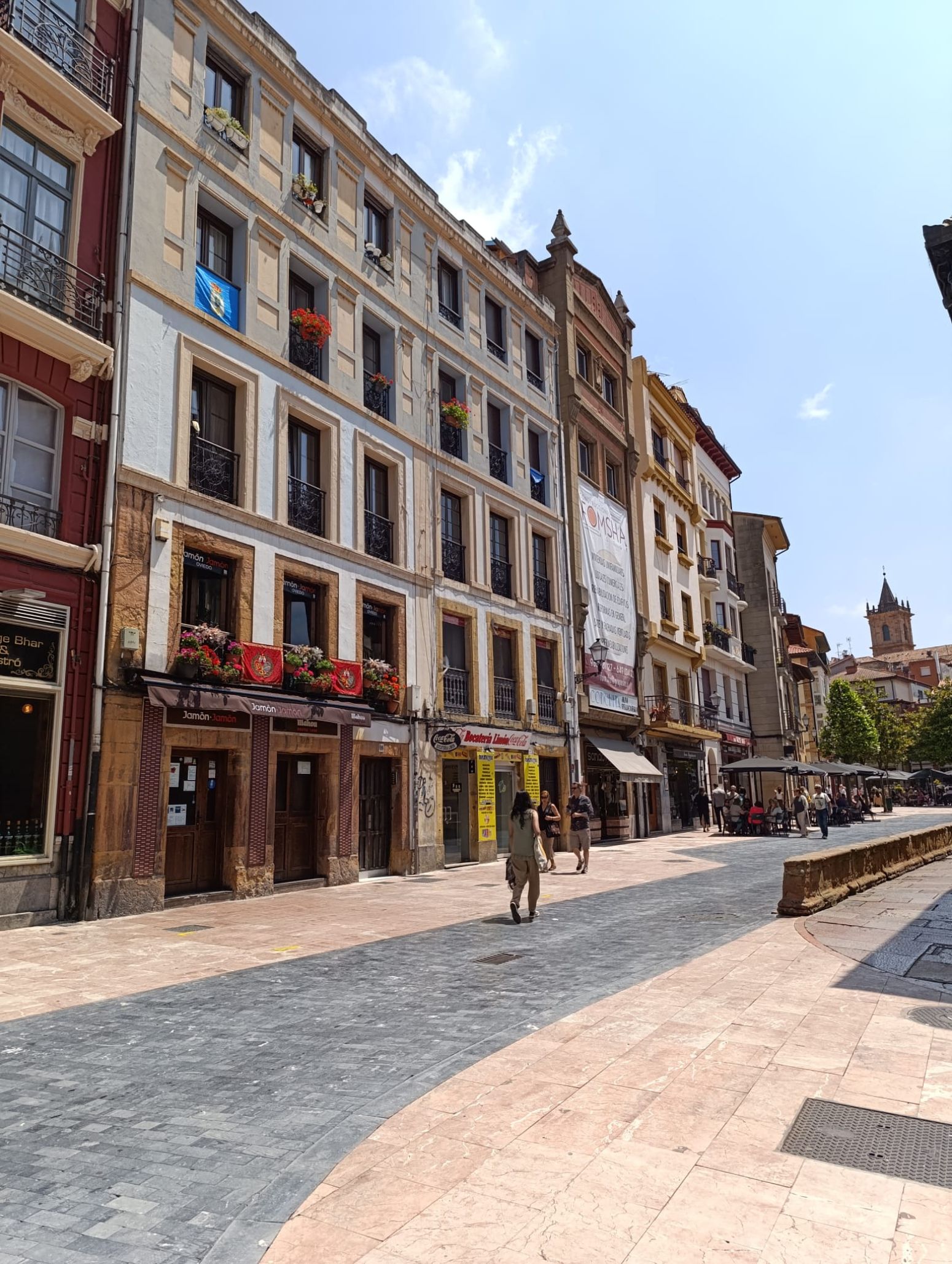 Vista exterior de Pis en venda en Oviedo 
