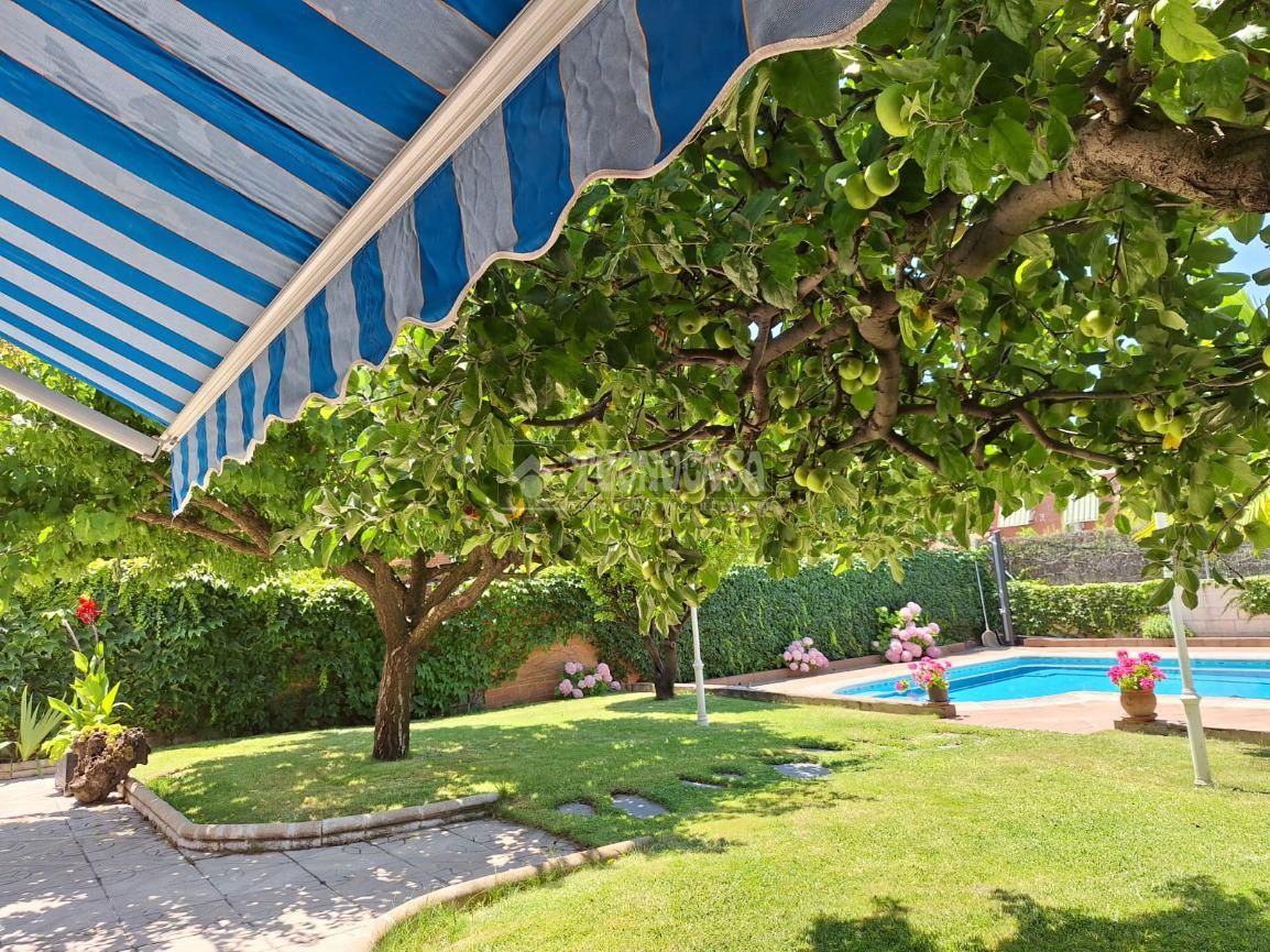 Garden of Single-family semi-detached for sale in Coslada  with Air Conditioner