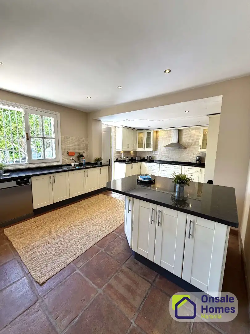 Kitchen of Houses for rent in Marbella  with Air Conditioner, Private garden and Terrace