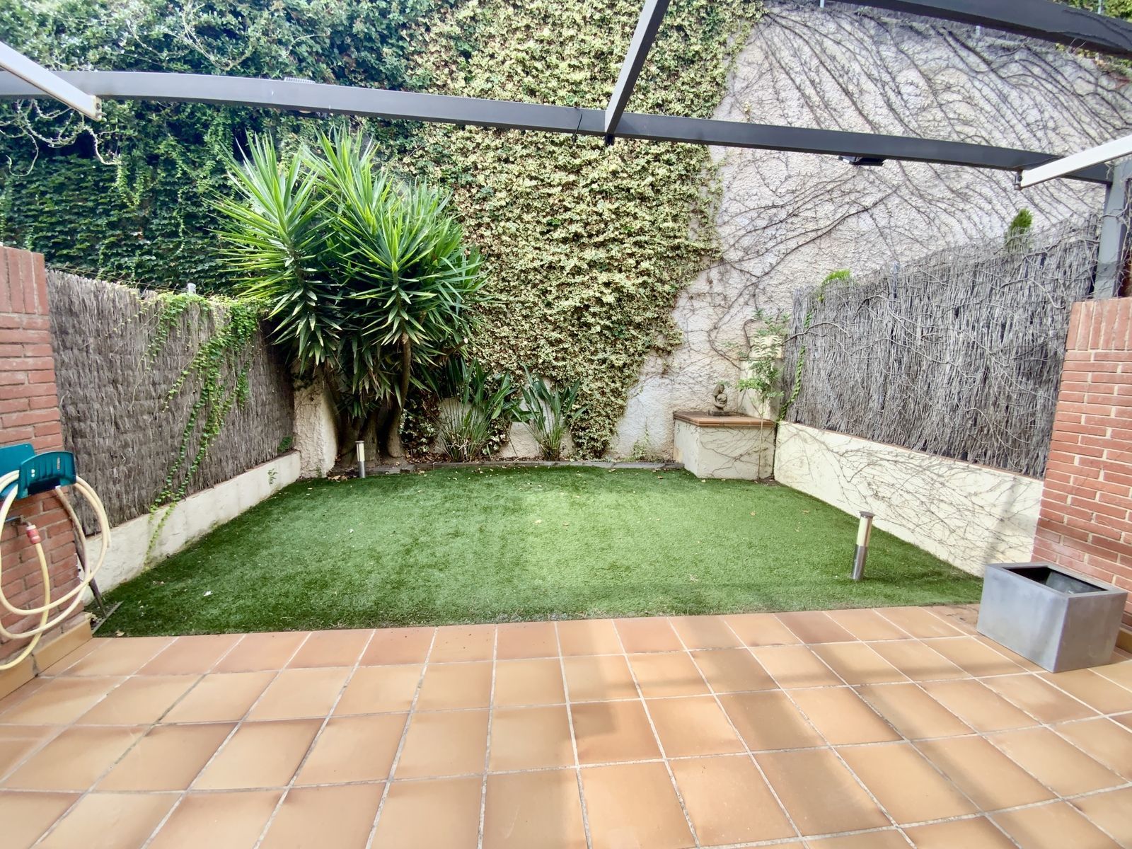 Garden of Single-family semi-detached for sale in Alella  with Air Conditioner, Heating and Private garden