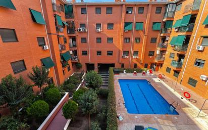 Swimming pool of Flat for sale in  Madrid Capital  with Swimming Pool