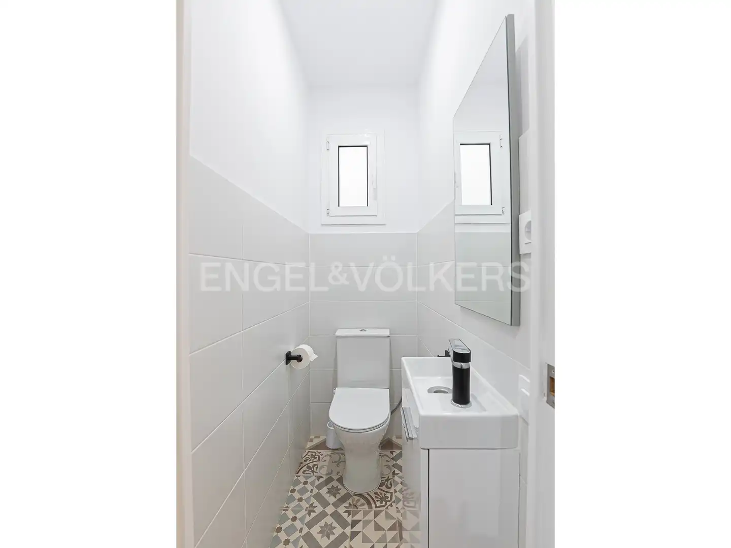 Bathroom of Flat for rent in Barcelona  with Air Conditioner, Heating and Furnished